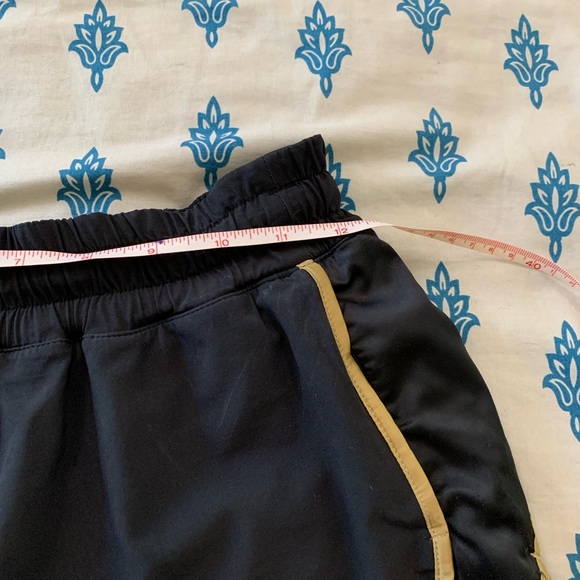 EUC Lululemon Super Squad Shorts - Picture 14 of 15